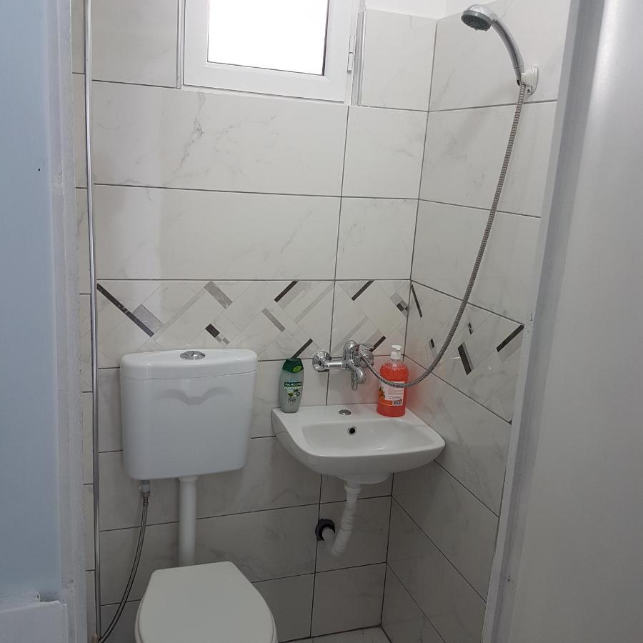 Klent Studio Apartment Pogradec Esterno foto
