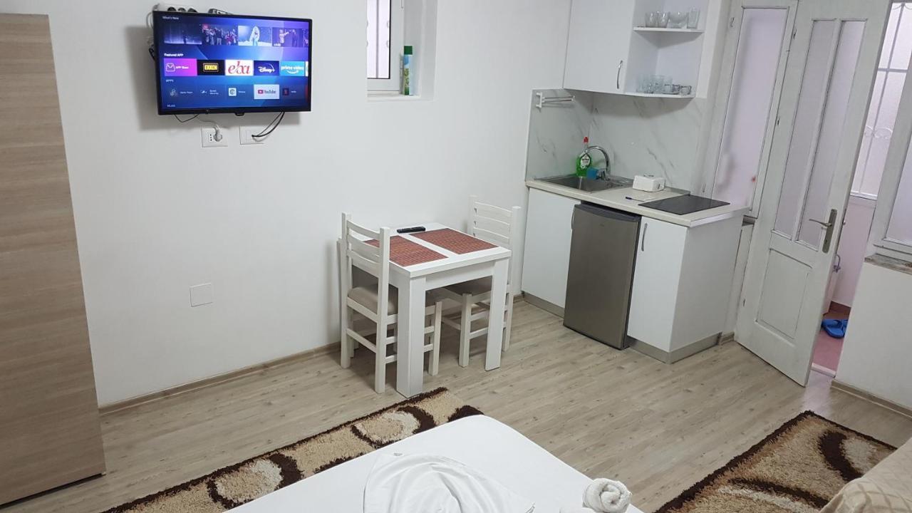 Klent Studio Apartment Pogradec Esterno foto