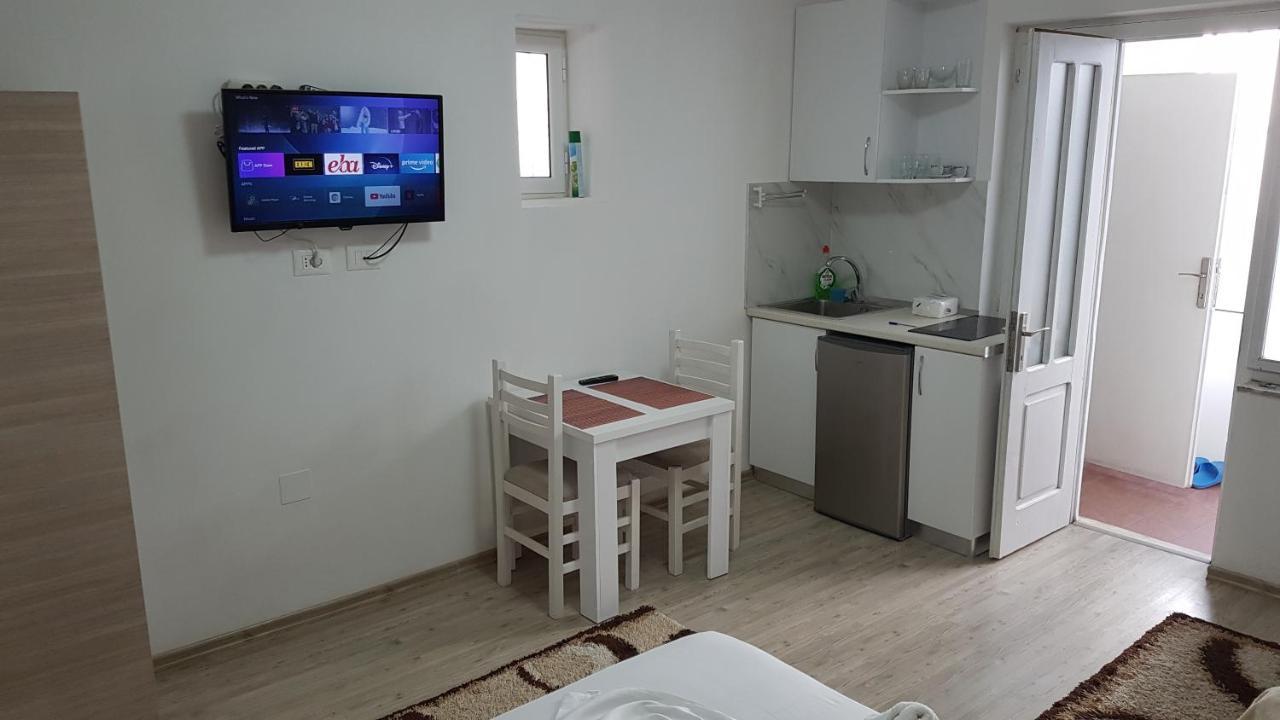 Klent Studio Apartment Pogradec Esterno foto