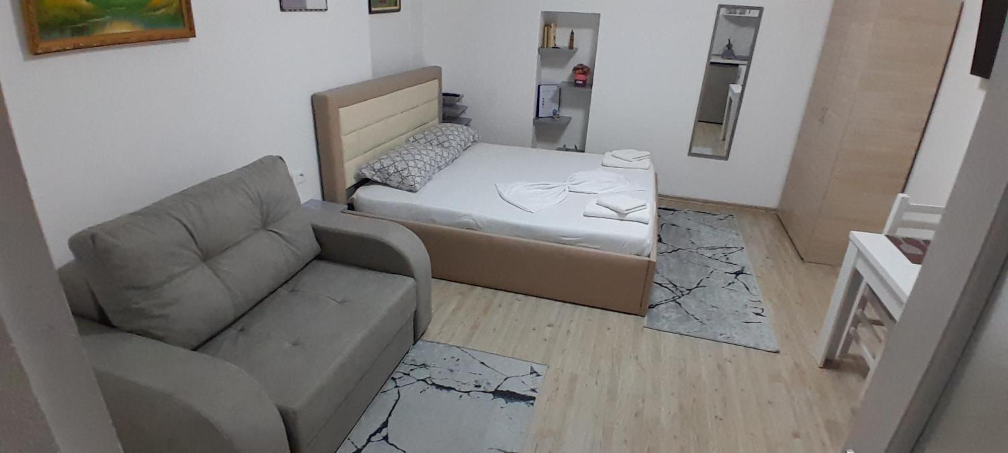 Klent Studio Apartment Pogradec Esterno foto
